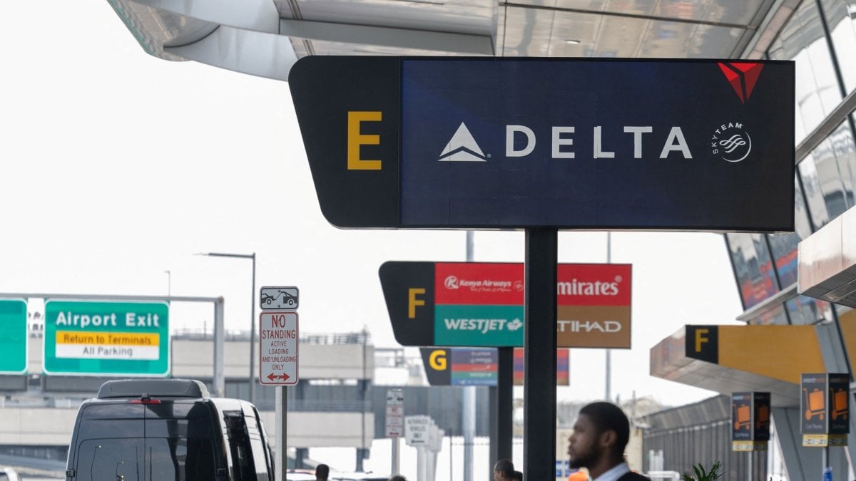 Northeast Flights Grounded After Cable Cut and Circuit Failure in Philly
