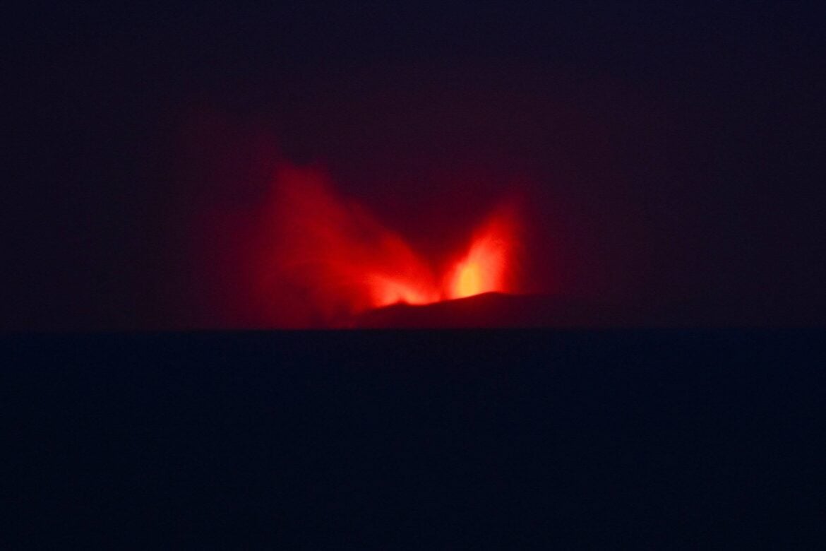 Anak Krakatau Eruption Halts 209 Flights at Jakarta Airport