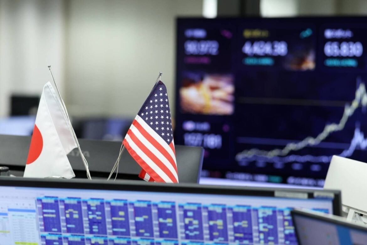 Japan Sells Treasuries to Fund Record Yen Intervention