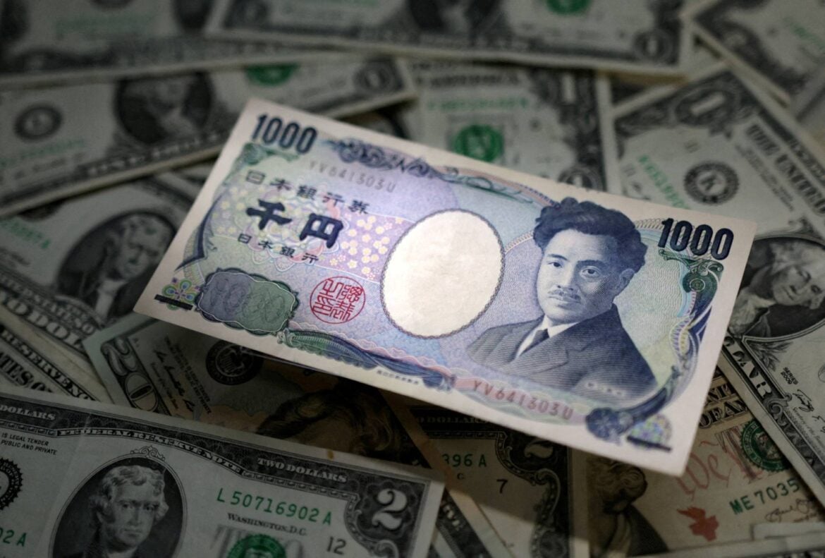 Japanese Yen Surges to 10-Week High Against Dollar
