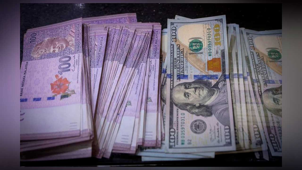 Ringgit Opens Higher Against US Dollar on Cautious Sentiment
