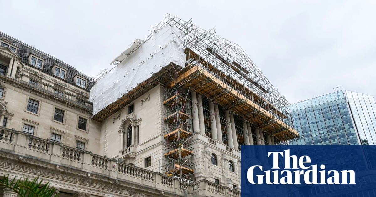 Bank of England urged to slow bond-selling to slash UK borrowing costs