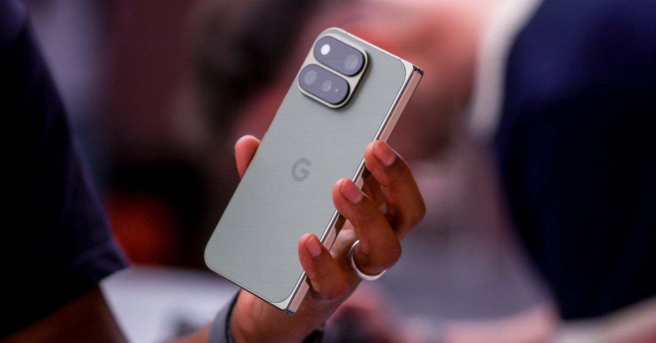 Google Tests Gemini Outbound Calling on Pixel 11 Devices