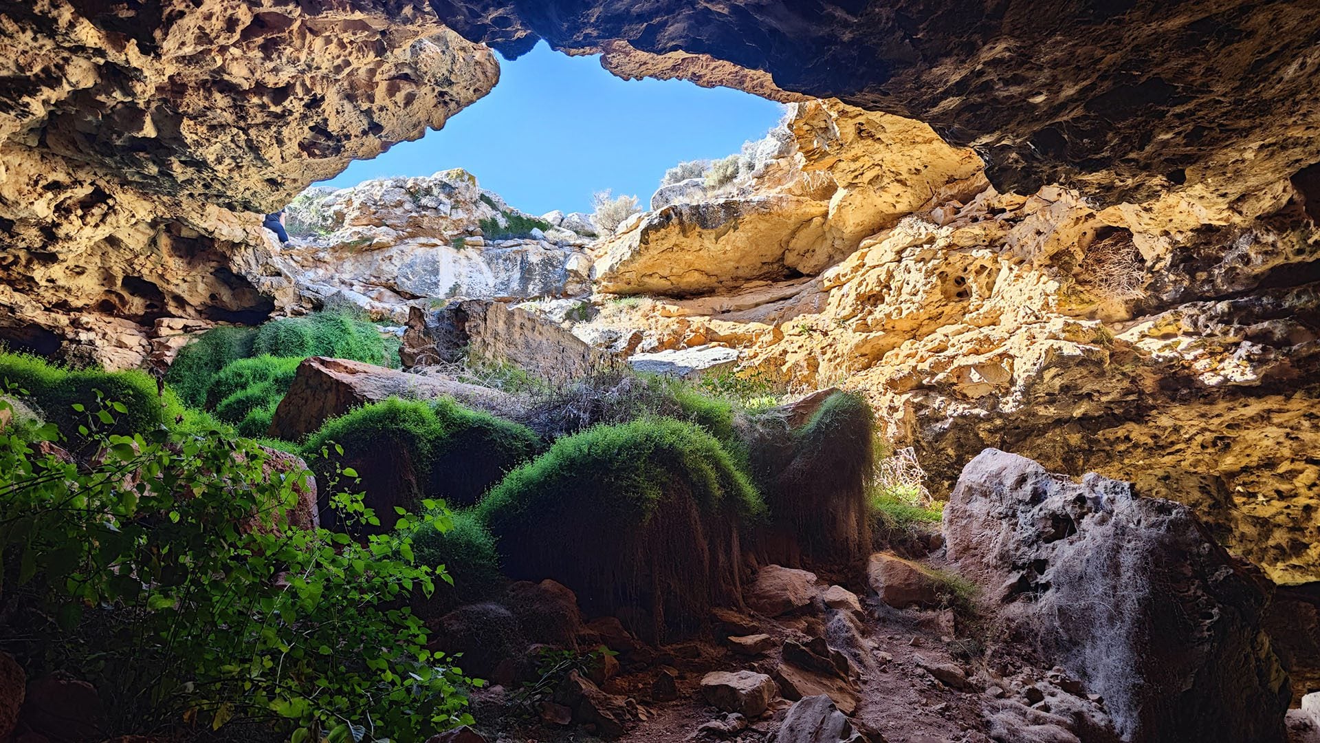Nullarbor Plain trenches caused by ancient collapsing underground caves