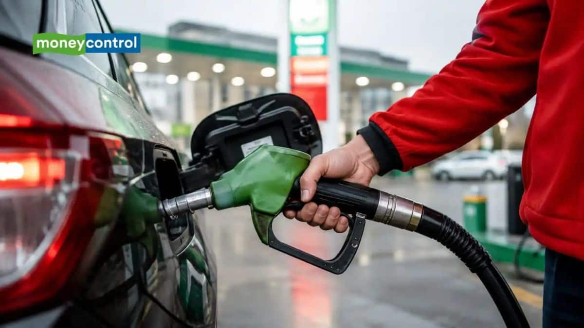 Petrol And Diesel Prices Remain Unchanged Despite Crude Crossing $100