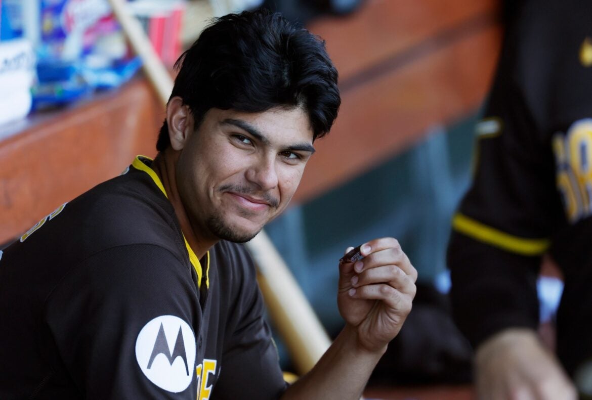 Padres to call up 20-year-old Ethan Salas