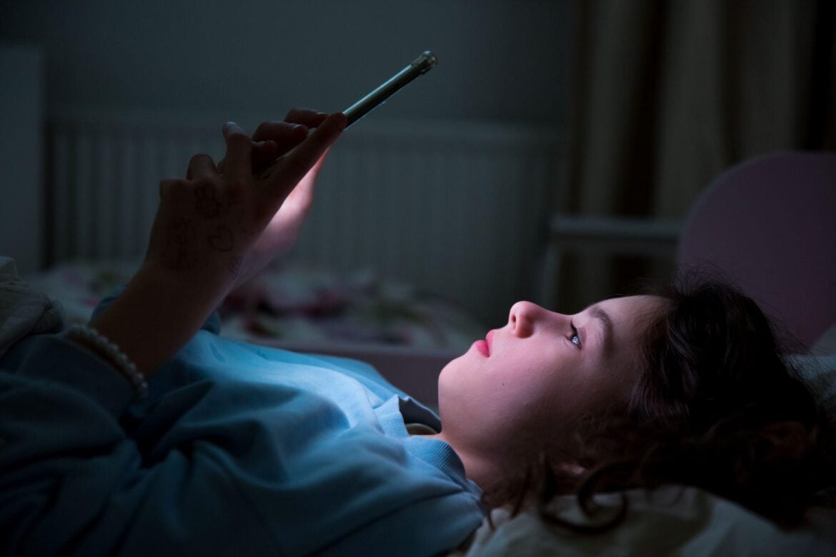 AI Chatbots Exploit Human Attachment Amid Global Loneliness Epidemic