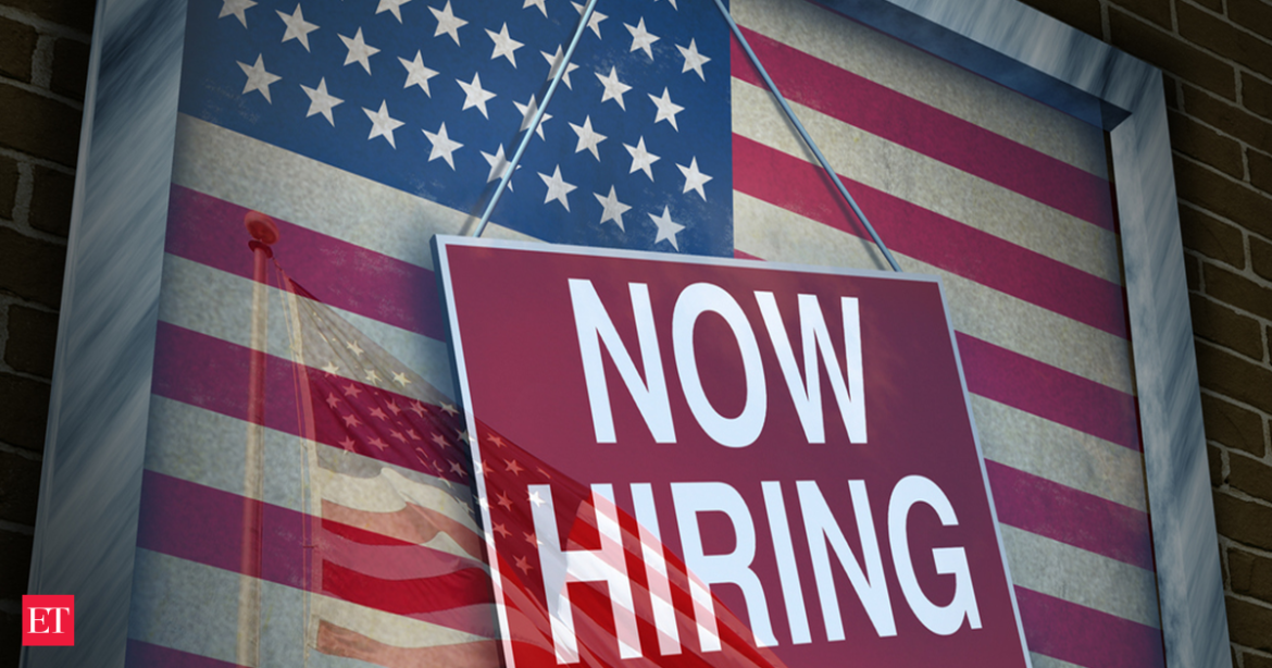 US Nonfarm Payrolls Surge 162,000 in August as Job Market Defies Forecasts