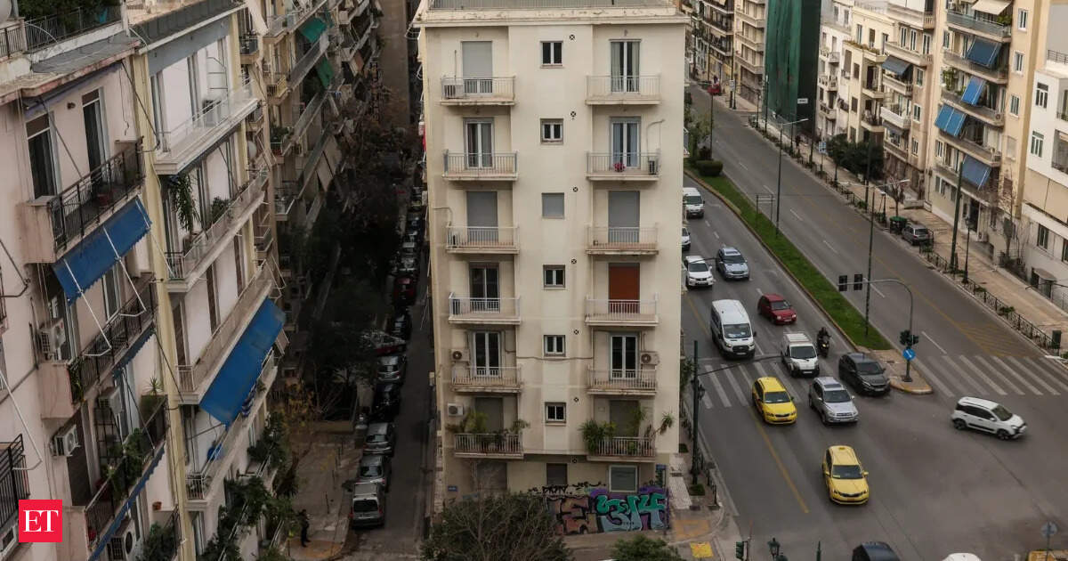 Athens Plaka Explosion Flattens Building, Leaving Two Dead And Four Missing