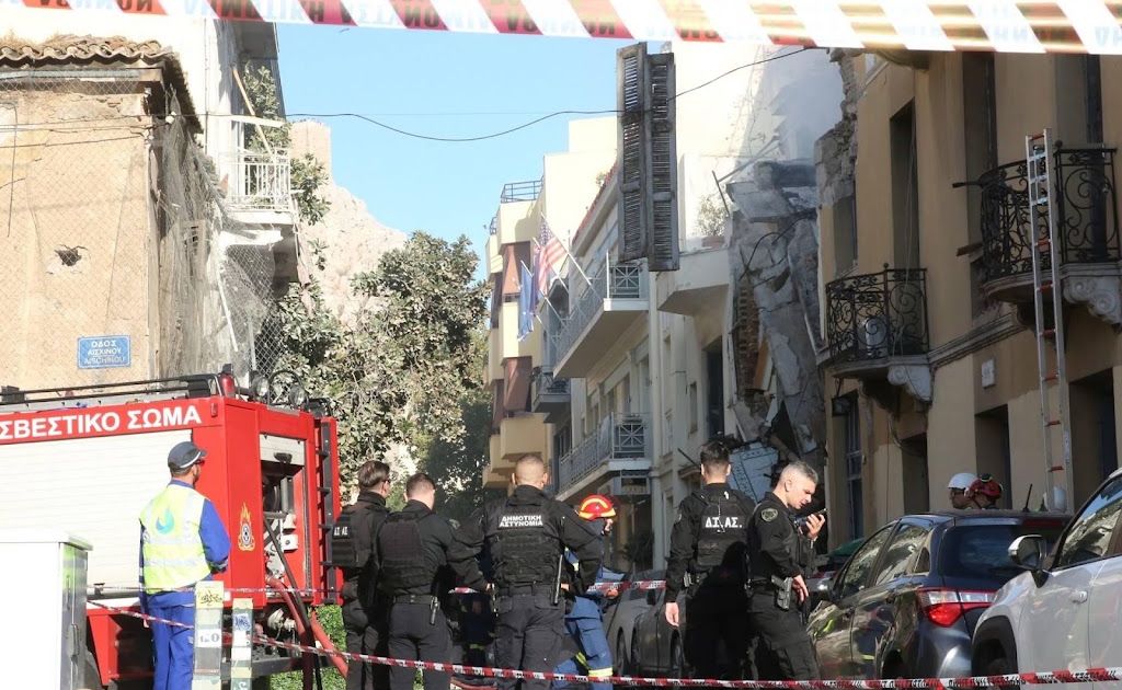 Athens Building Collapse Kills Woman and Leaves Five Missing