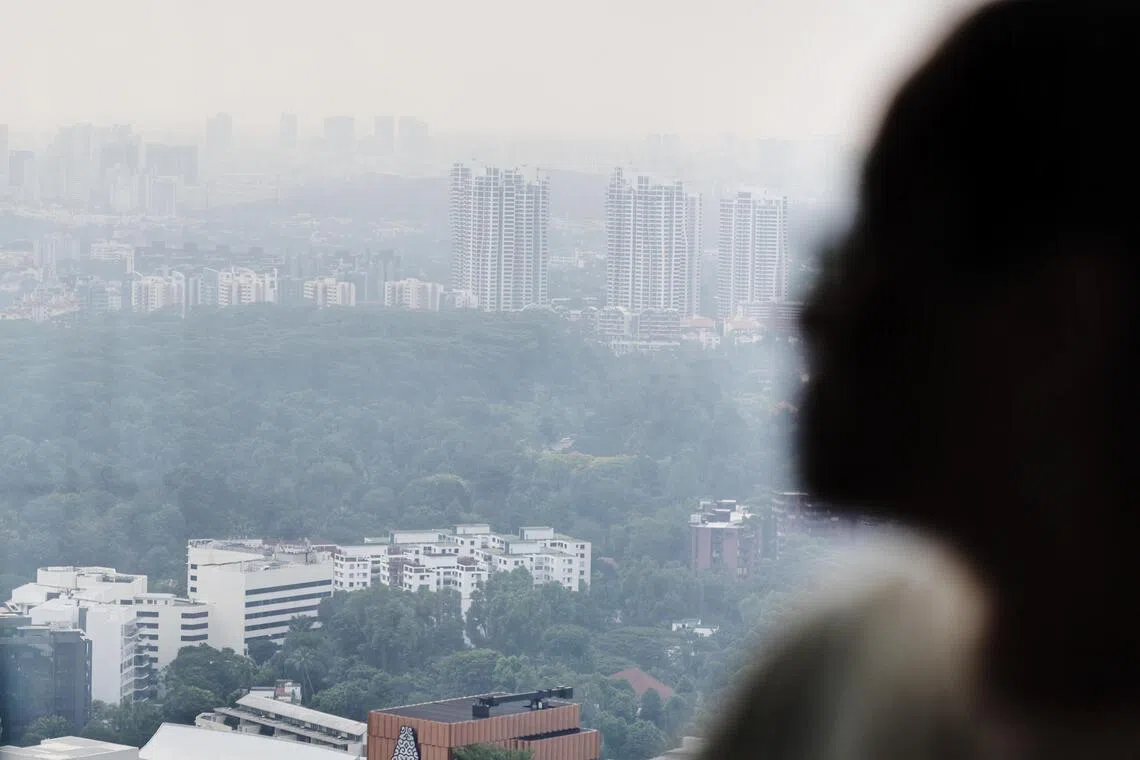 Singapore Central Region PSI Hits Unhealthy Range Due to Haze