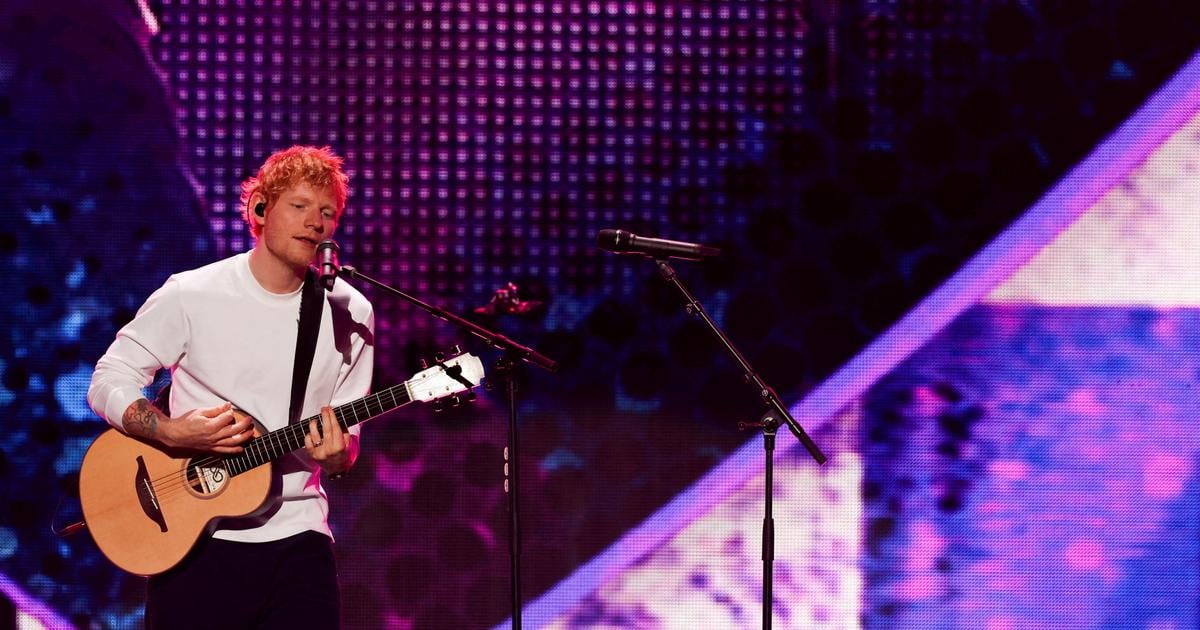 Ed Sheeran se produit lors du concert « iHeartRadio Jingle Ball » au Madison Square Garden, à New York, aux États-Unis, le