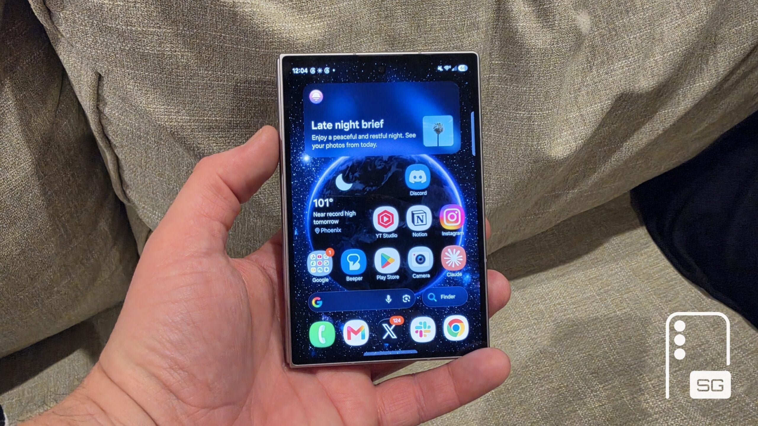 Galaxy Z Fold 8 Sales Rise 10% in South Korea After iPhone Duo Debut