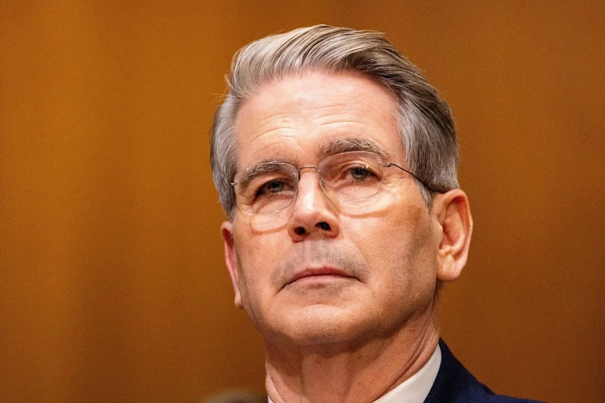 Federal Reserve Officials Weigh Interest Rate Hikes Amid Persistent Inflation