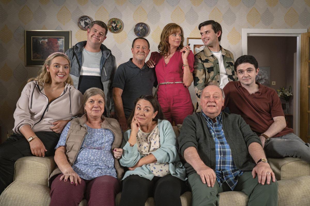 Two Doors Down Sitcom to Make Stage Debut at Glasgow's OVO Hydro