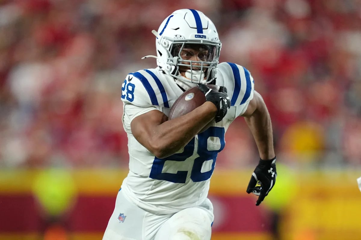Chiefs Face Colts Without Simmons