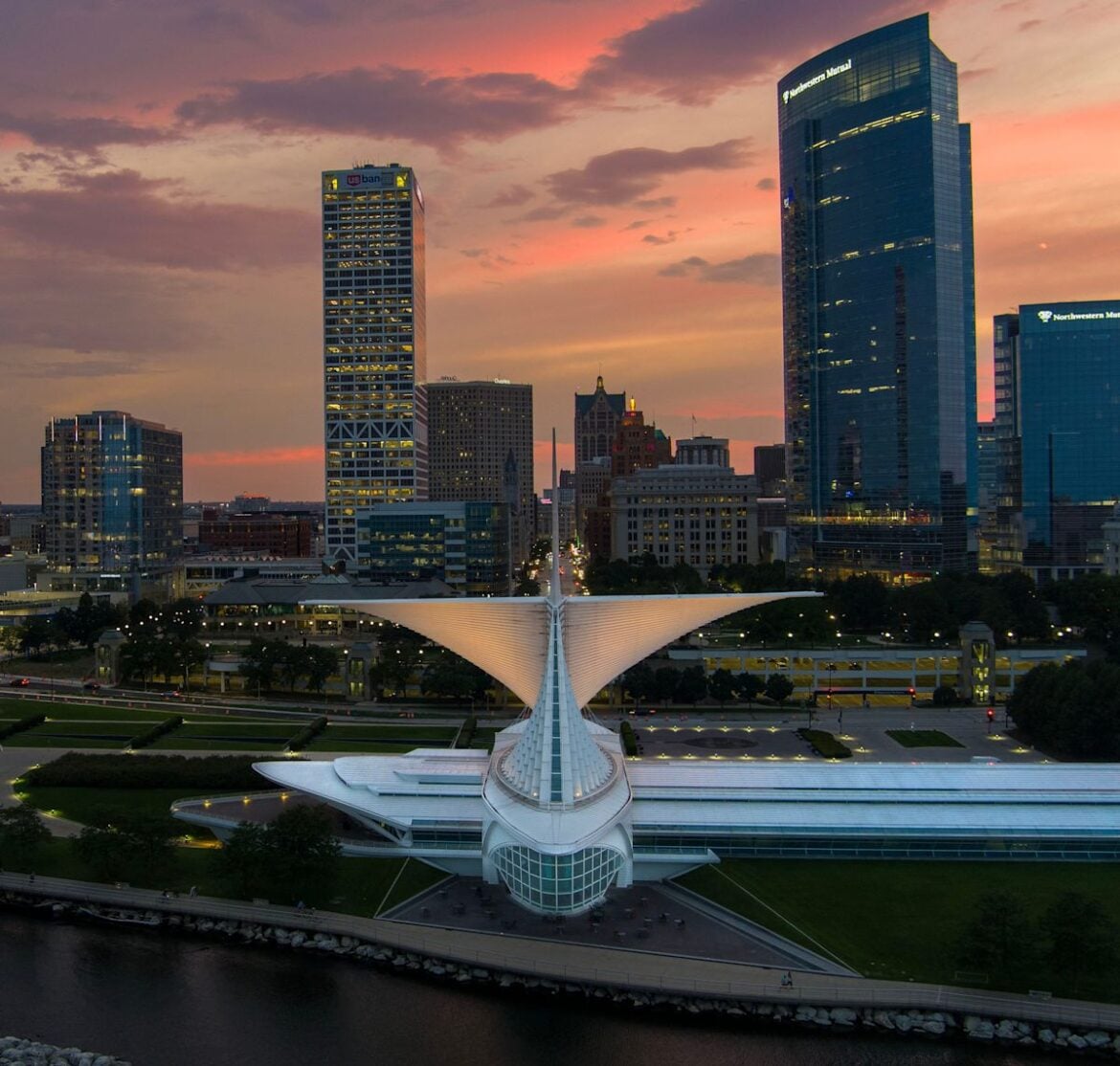 Bird Advocates Urge Residents to Turn Off Lights During Fall Migration