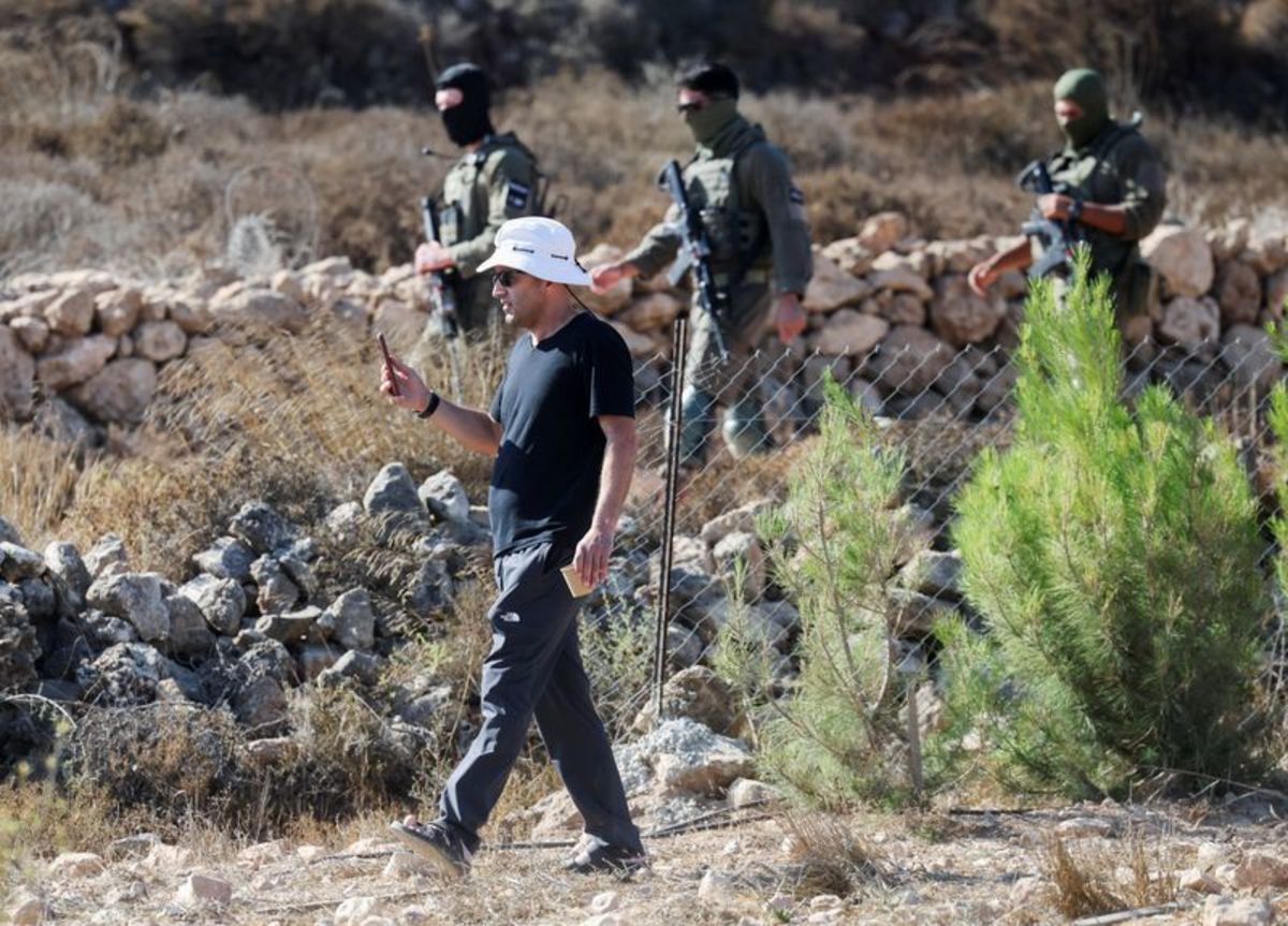 Palestinian Abductee Confronts Israeli Settler