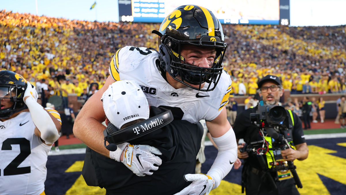 College football winners, losers in Week 4: Iowa emerges as Big Ten title threat, John Mateer