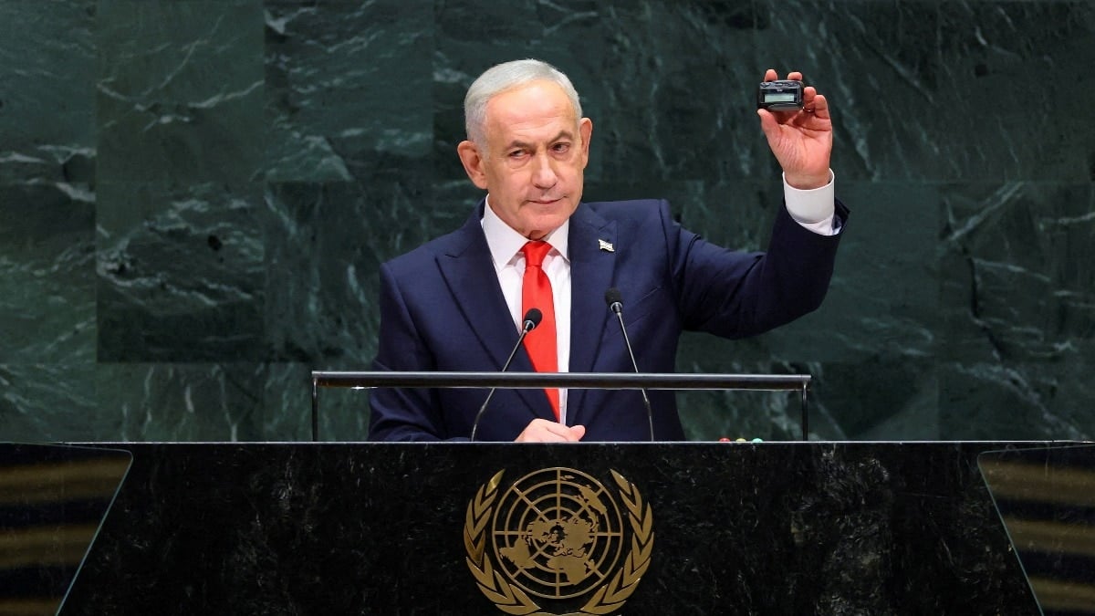 Netanyahu Brandishes Pager at UN to Invoke 2024 Hezbollah Attacks