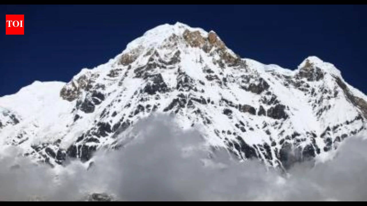 Nepal: Four Dead and 12 Missing After Avalanche Hits Himlung Himal Base Camp