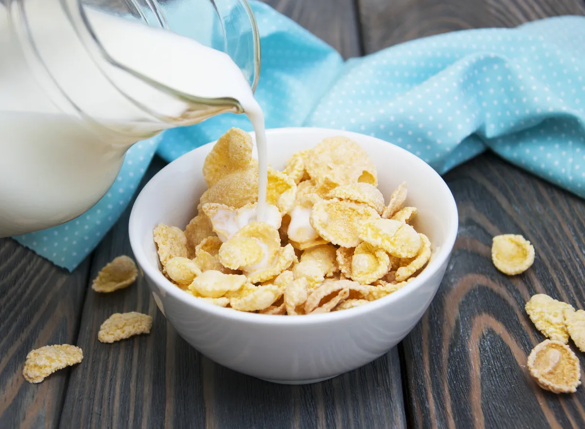 Greek Yogurt Snack Ideal for Healthy Aging, Dietitians Say