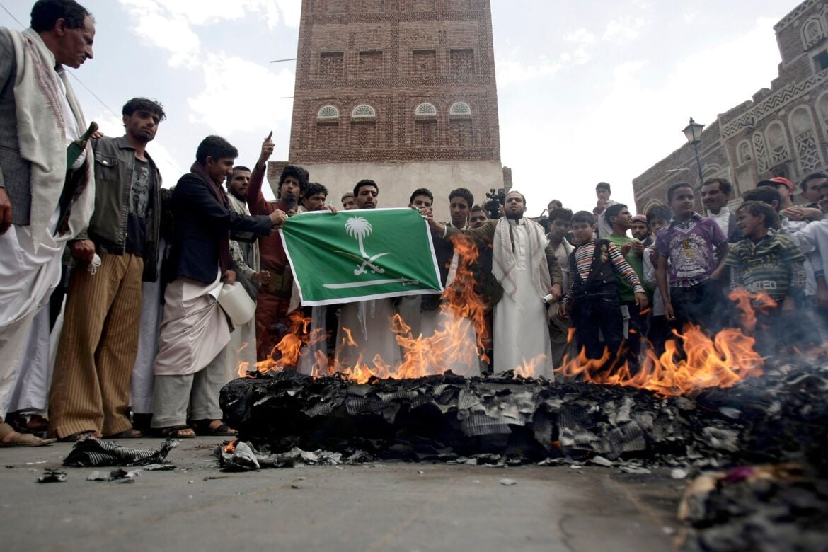 Yemen Teeters on Brink of War as Saudi-Houthi Clashes Intensify