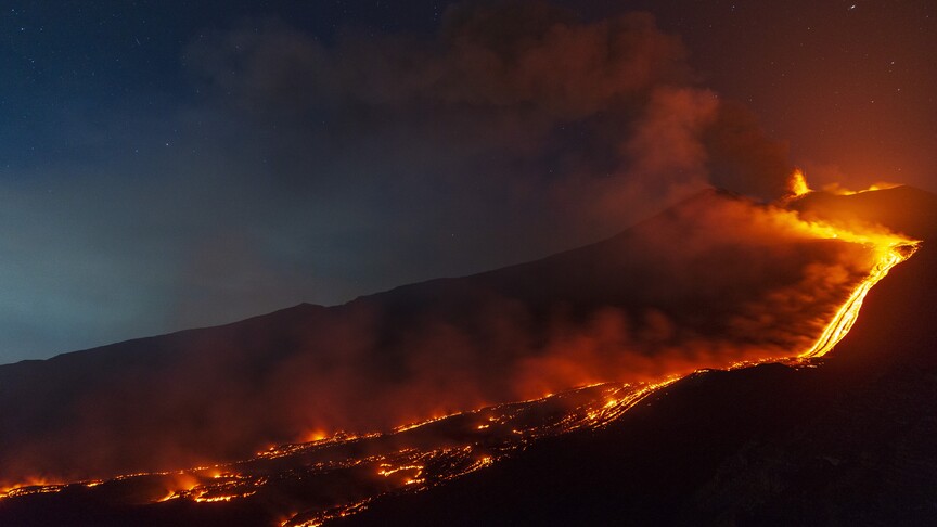 Catania Airport Closes After Mount Etna Eruption Triggers Red Alert