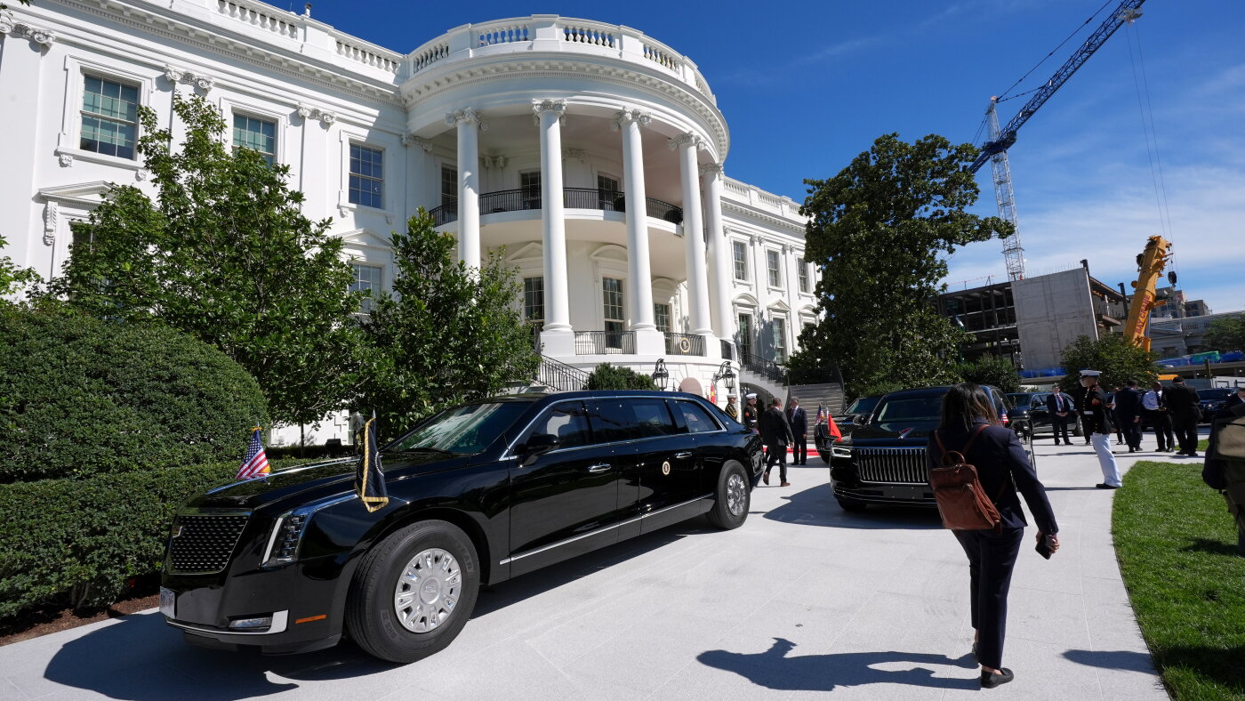 White House Bars CNN From Air Force One Trip For Tennessee Game
