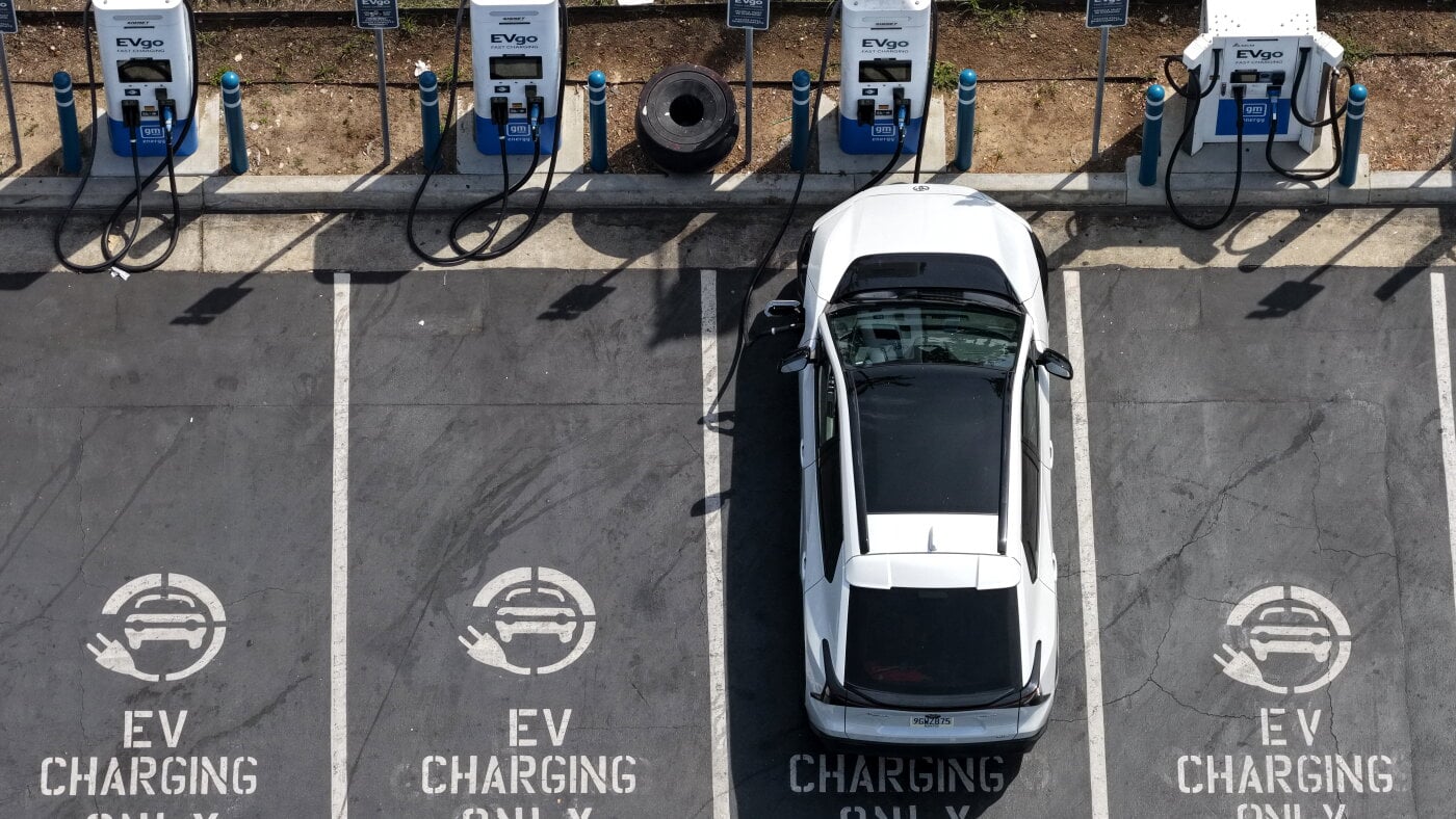 EV Sales Stabilize at 5-6% After Congress Ended Federal Tax Credit