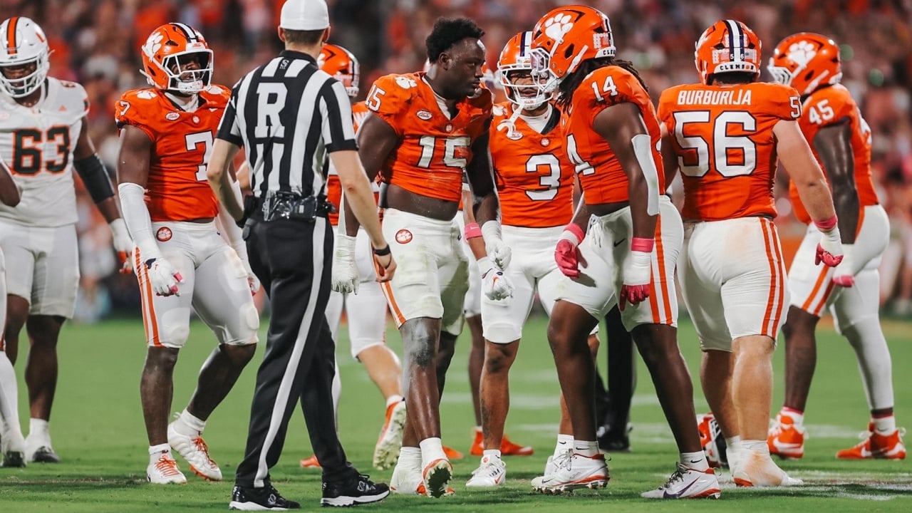 Virginia Tech Stuns Clemson With Late Touchdown in 20-16 Upset