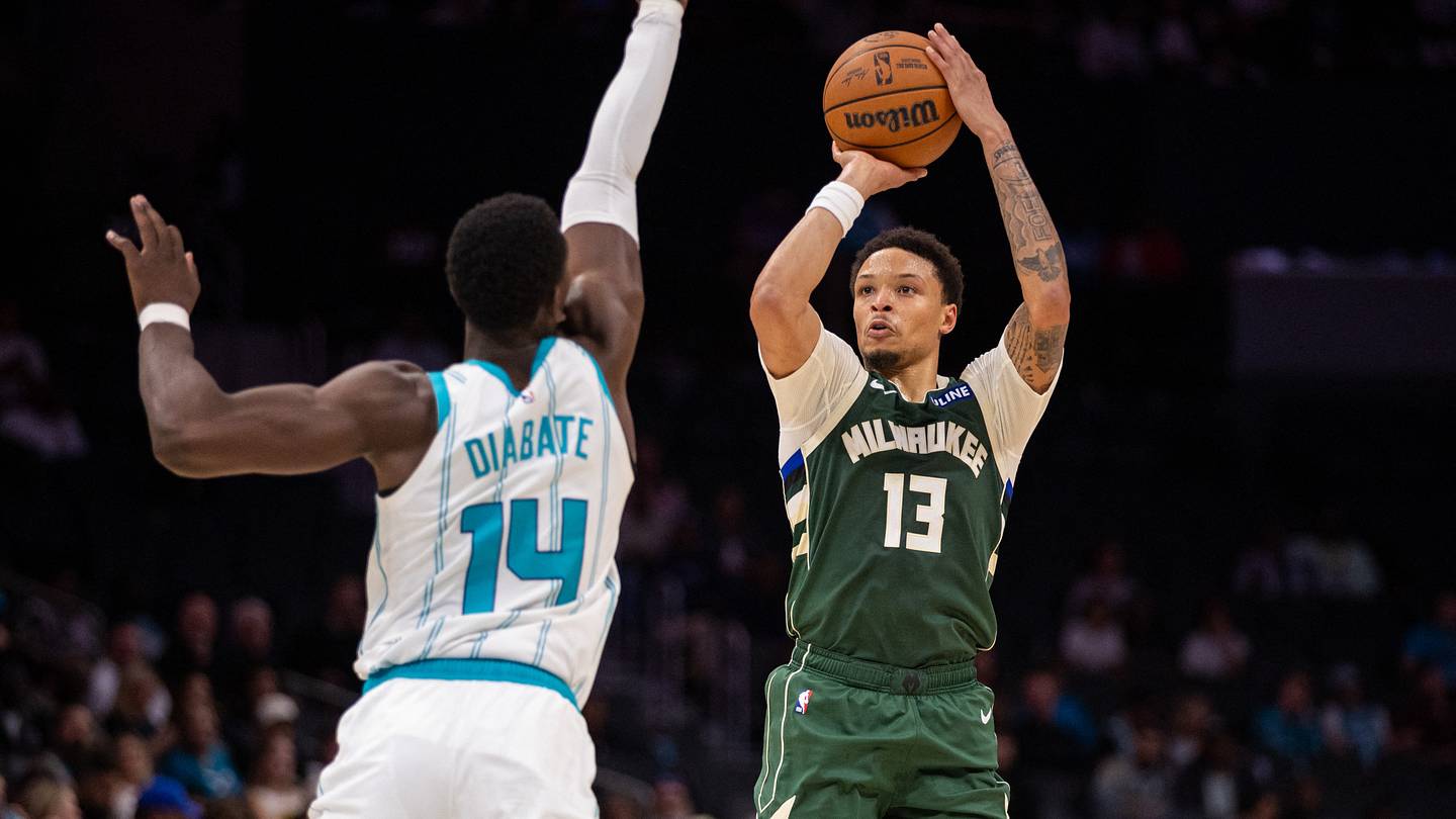 Charlotte Hornets Beat Milwaukee Bucks 105-90 in Preseason Clash