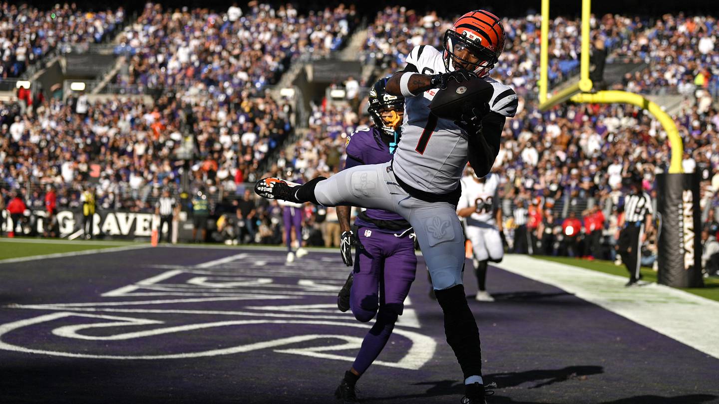 Joe Burrow Throws 4 Second-Half TDs as Bengals Rout Ravens 35-13