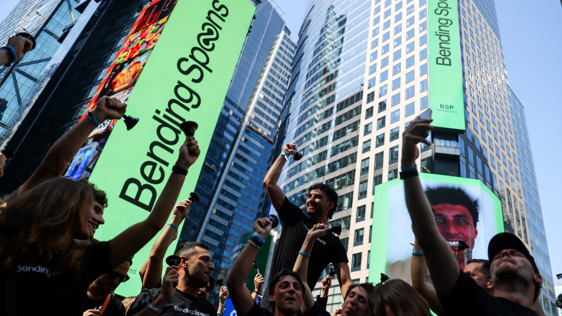 Berkshire Hathaway Buys 0M Stake in Bending Spoons
