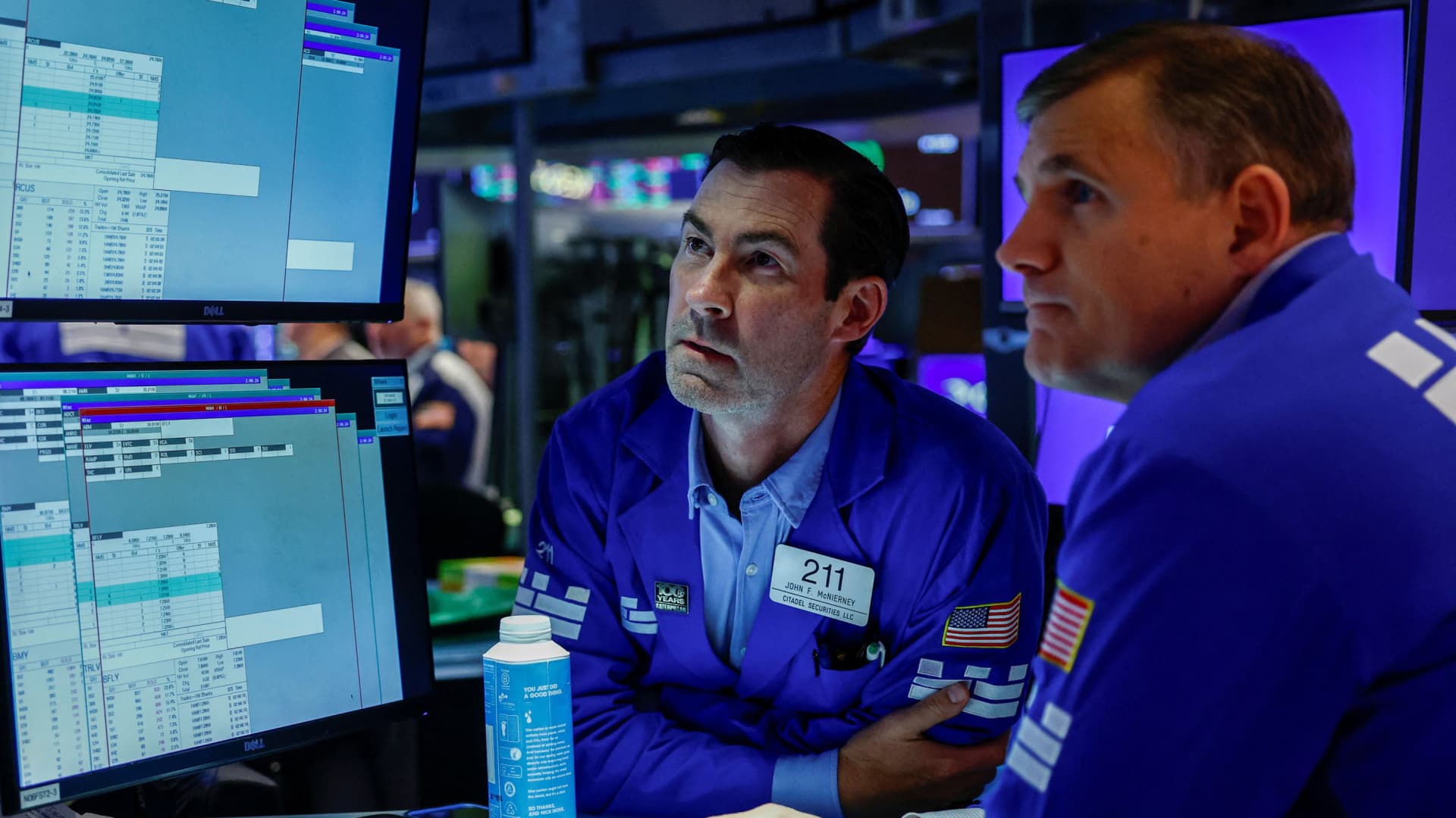 US Stock Futures Trade Flat Ahead of Bank Earnings and Inflation Data