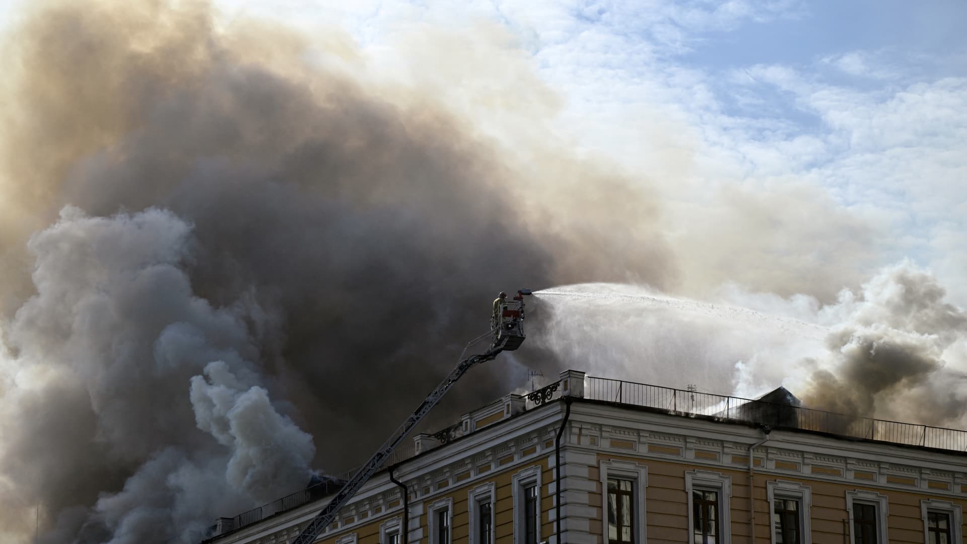Russia Launches Massive Missile and Drone Strikes on Ukraine Energy Grid
