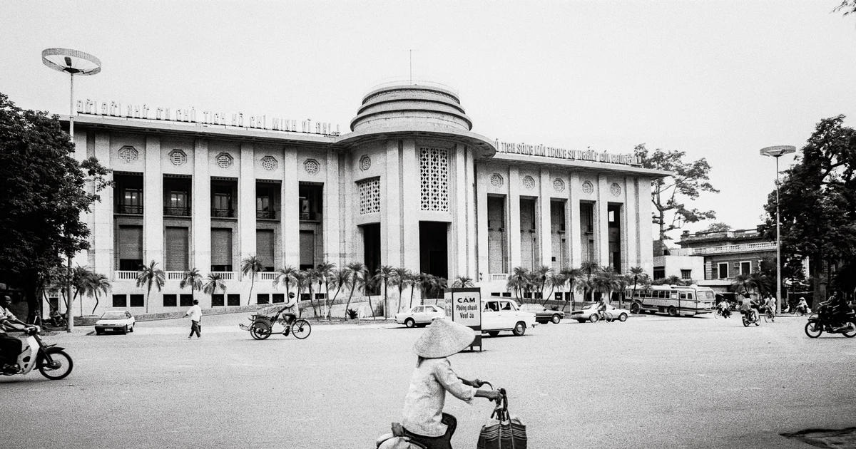 Sofitel Legend Metropole Hanoi Exhibits 1990s Hanoi Photos by Andy Soloman