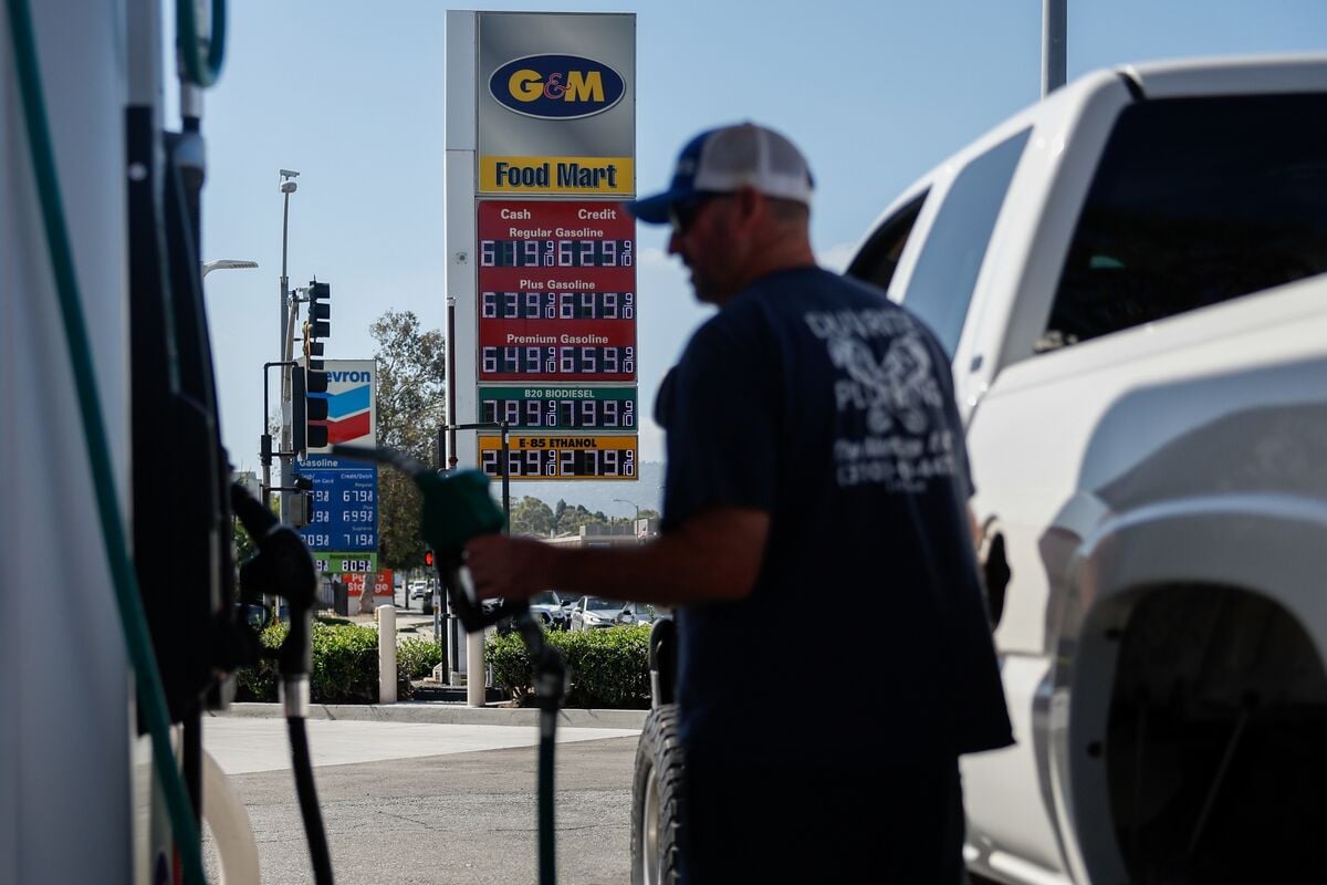Trump Faces Midterm Pressure as Gas Prices Hit $4.36 Per Gallon