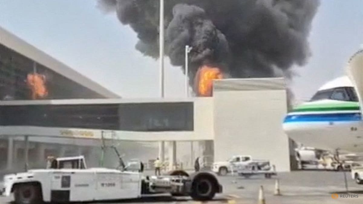 Houthis Claim Missile Attack on Riyadh Airport After Flights Resumed