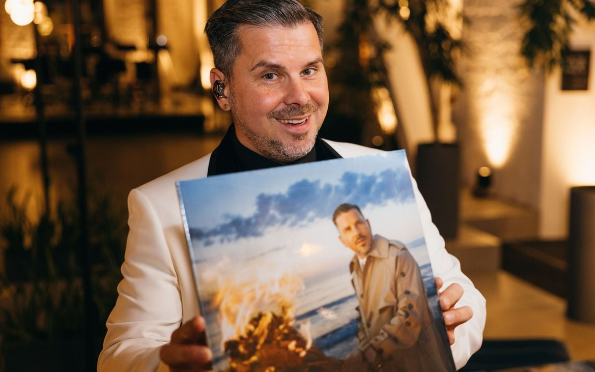 Latvian Singer Intars Busulis Releases New Album Deg Mans Ugunskurs