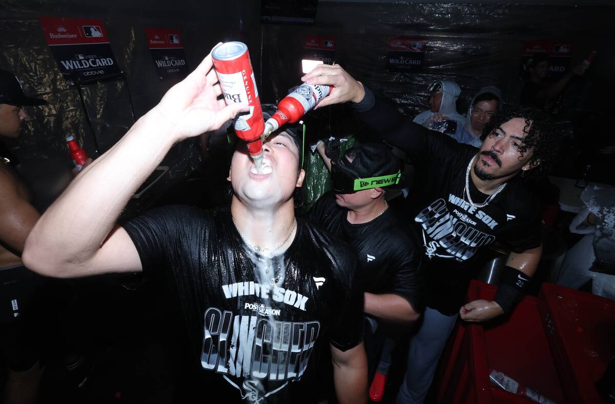 Munetaka Murakami Celebrates White Sox Playoff Berth With Viral English Interviews