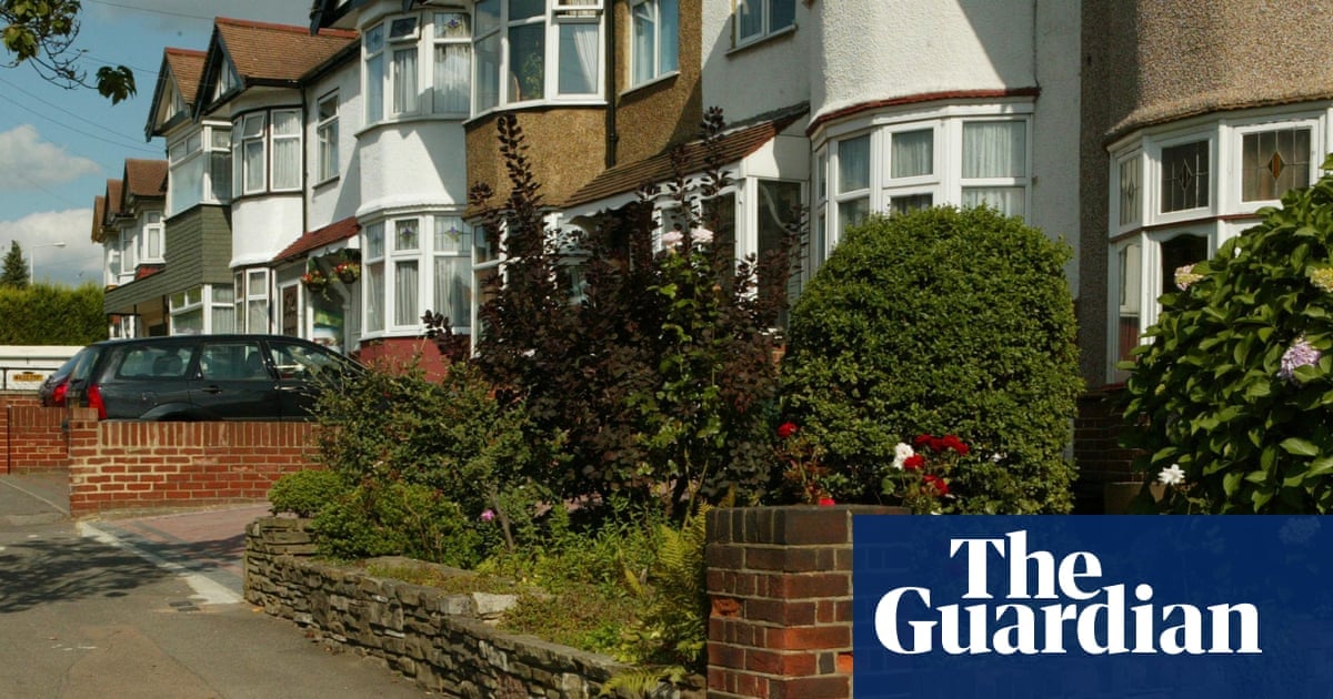 Greener front gardens could help combat air pollution and summer heat