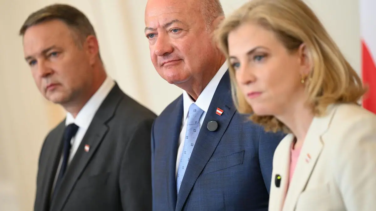 Austrian Coalition Proposes Extending Military Service