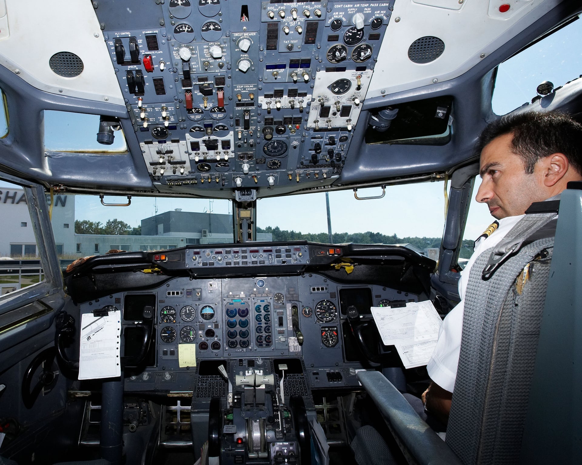 ECA Survey: European Pilots Fly While Fatigued Despite Safety Rules