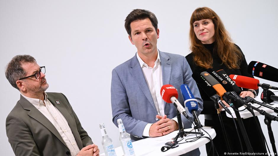 From left to right: Werner Graf of the Greens, Steffen Krach of the Social Democrats and Kerstin Wolter of the Left Party at