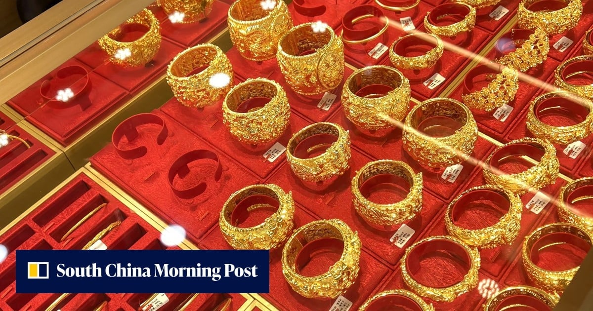 China Imports Record $158.8 Billion in Gold to Reduce Dollar Reliance
