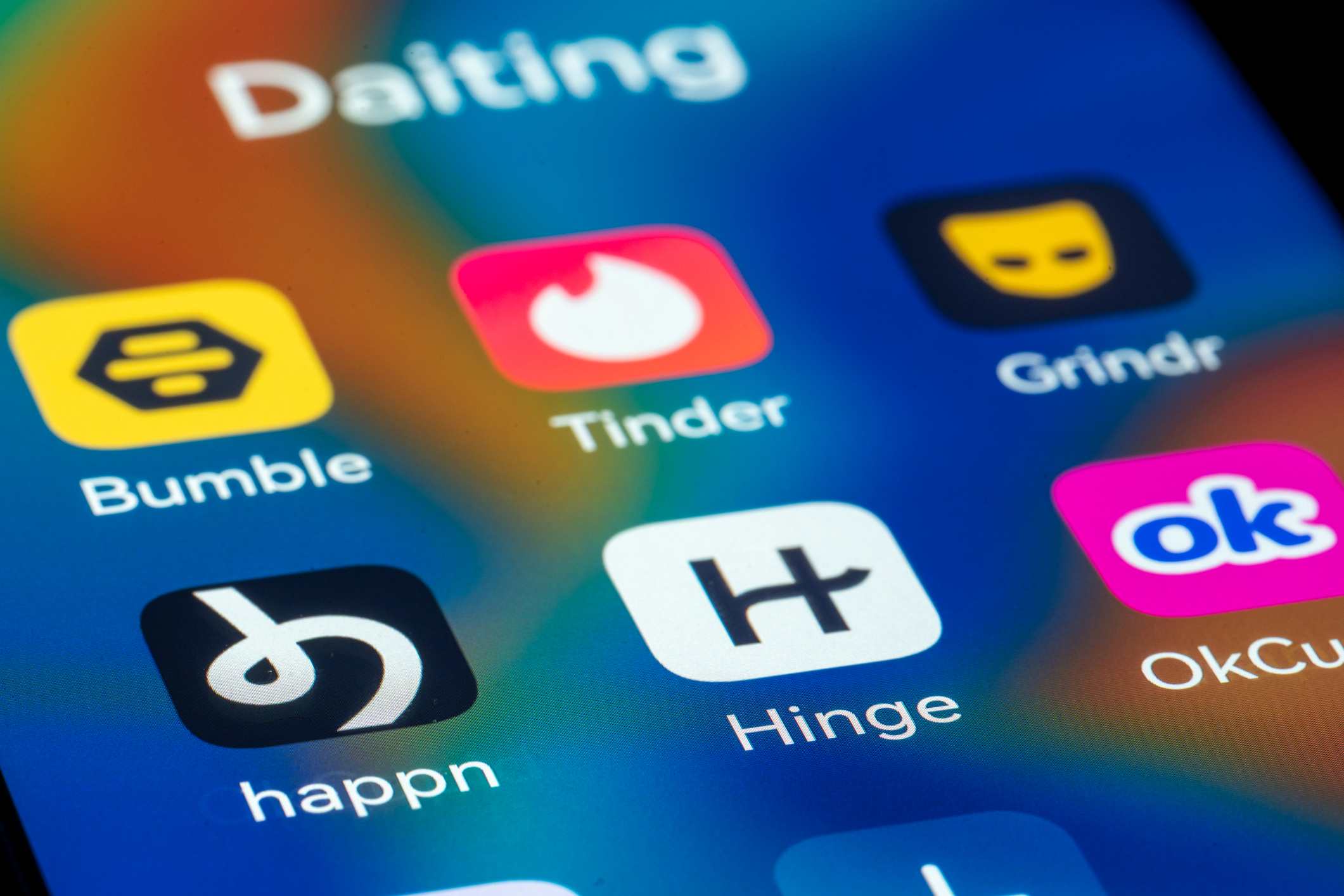 Flinders University Study Finds Diverse App Use May Lower Gay Men's Anxiety