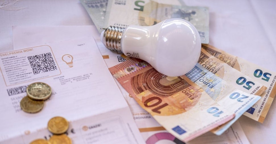 Italian Energy Providers Launch Discount Offers as Market Prices Surge