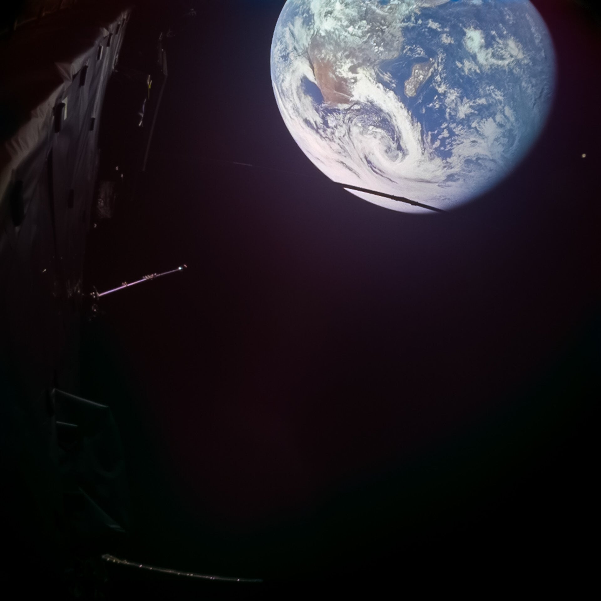 ESA's Juice Spacecraft Uses Earth Gravity Assist to Accelerate Toward Jupiter