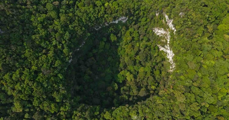 Massive 120-Meter-Deep Sinkhole Discovered in Phong Nha-Ke Bang National Park